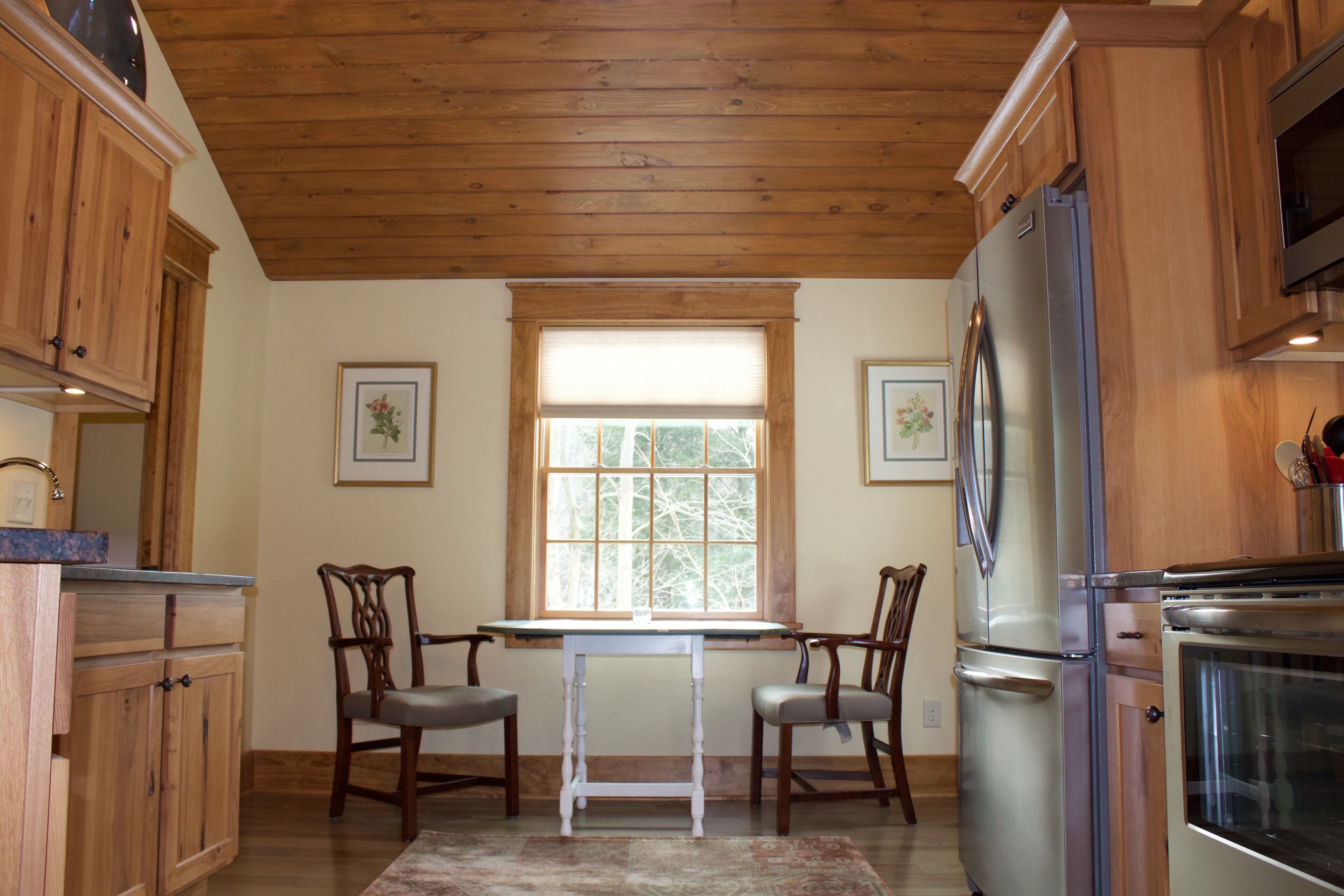 Clarksburg Cottage, your tranquil home in the perfect get-away location!