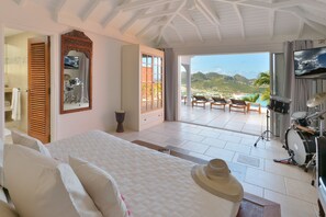 3 bedrooms, in-room safe, iron/ironing board, free WiFi
