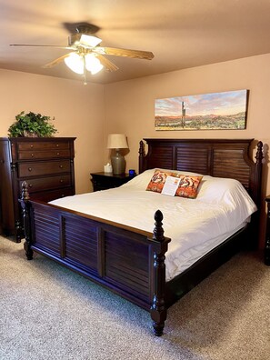 3 bedrooms, desk, iron/ironing board, travel cot