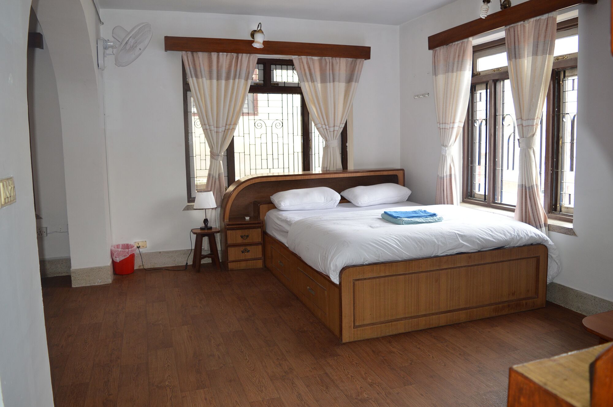 Iron/ironing board, free WiFi, bed sheets