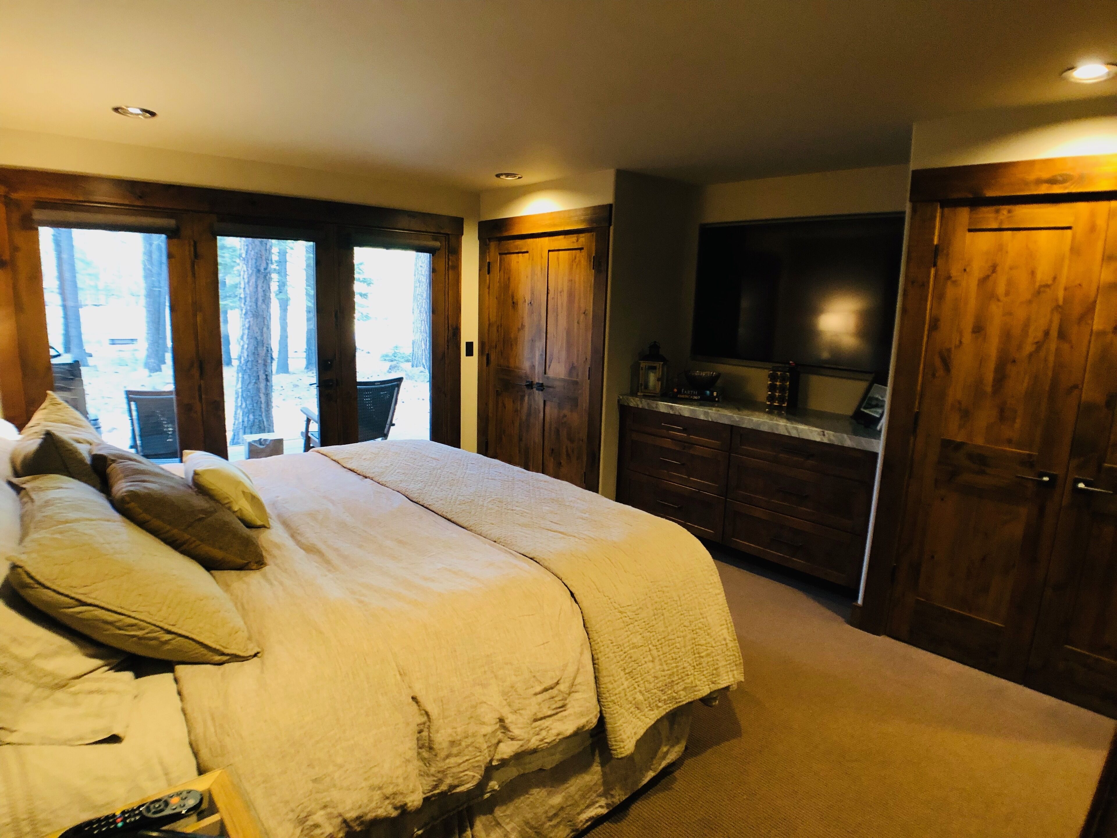 Lovely setting on Aspen Lake