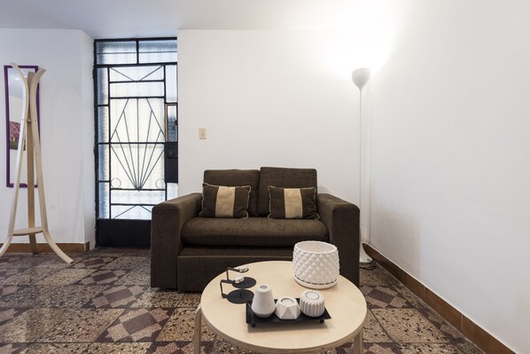 Living area - ❤️Lima AIRPORT❤️ 5 min AWAY I 646 SQFT I WiFi (Cercado de Lima)