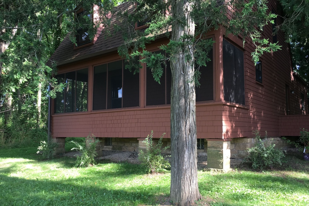 Historic Cottage in Spring Green, Wisconsin