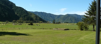 Cosy, self contained boutique studio.