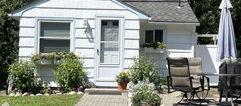 Cozy Westerly Cottage