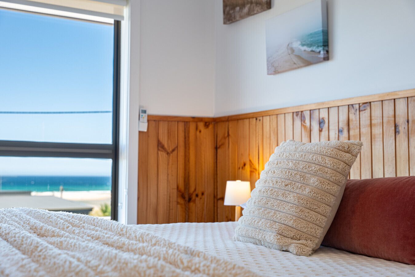 1 slaapkamer, een strijkplank/strijkijzer, gratis wifi, beddengoed