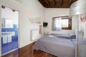 7 Schlafzimmer, Internetzugang, Bettwäsche