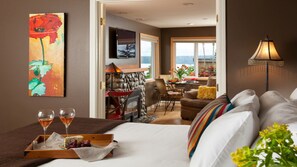 1 bedroom, free WiFi - Suite with Puget Sound, Mount Rainier, & Olympic Views (Seattle)