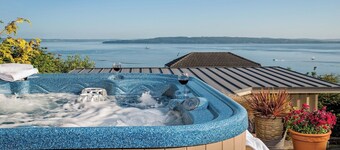 Suite with Puget Sound, Mount Rainier, & Olympic Views