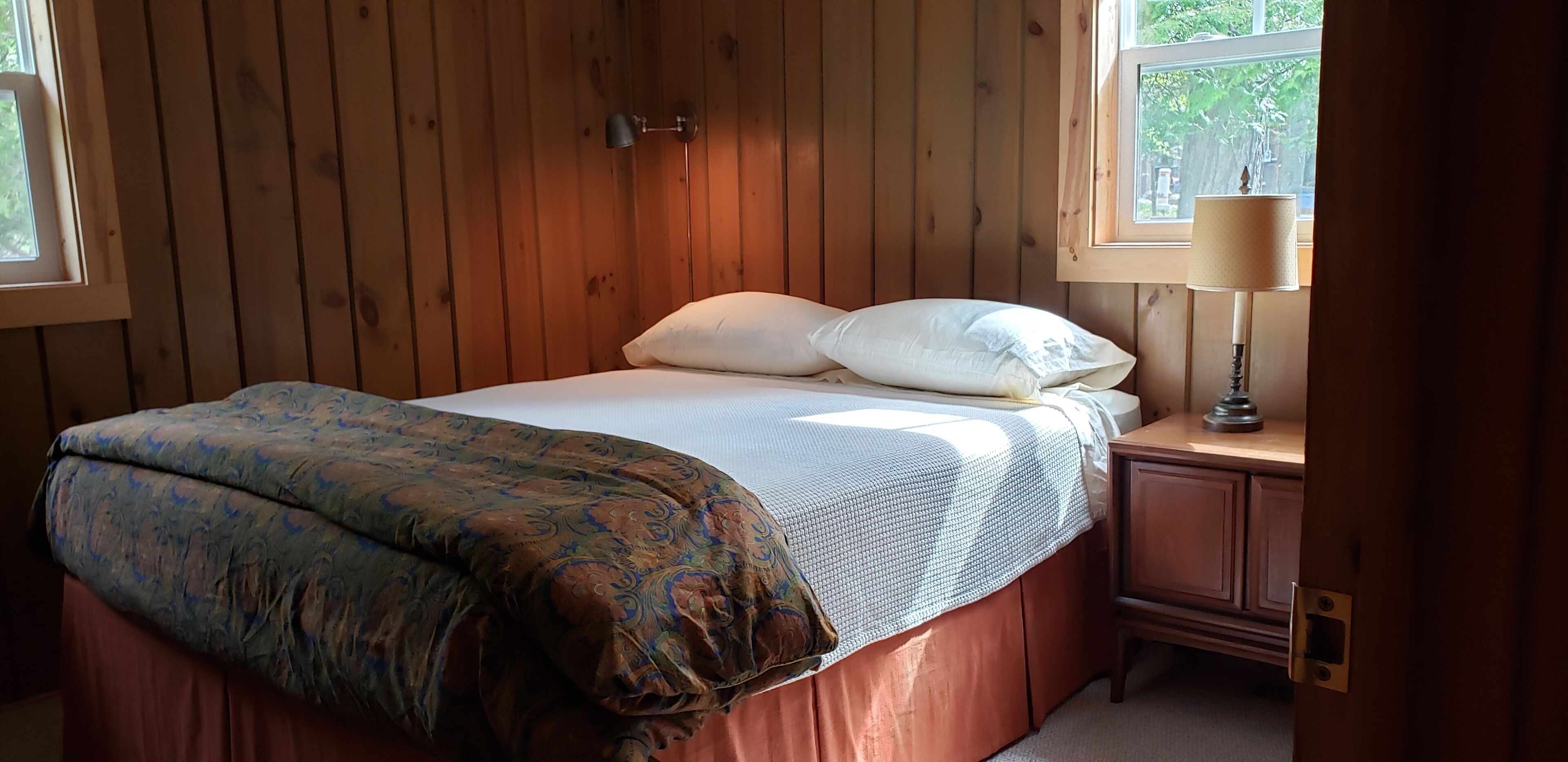 Cozy Cottage on a Private Wooded Lot, Steps  From Lake Charlevoix Waterfront!