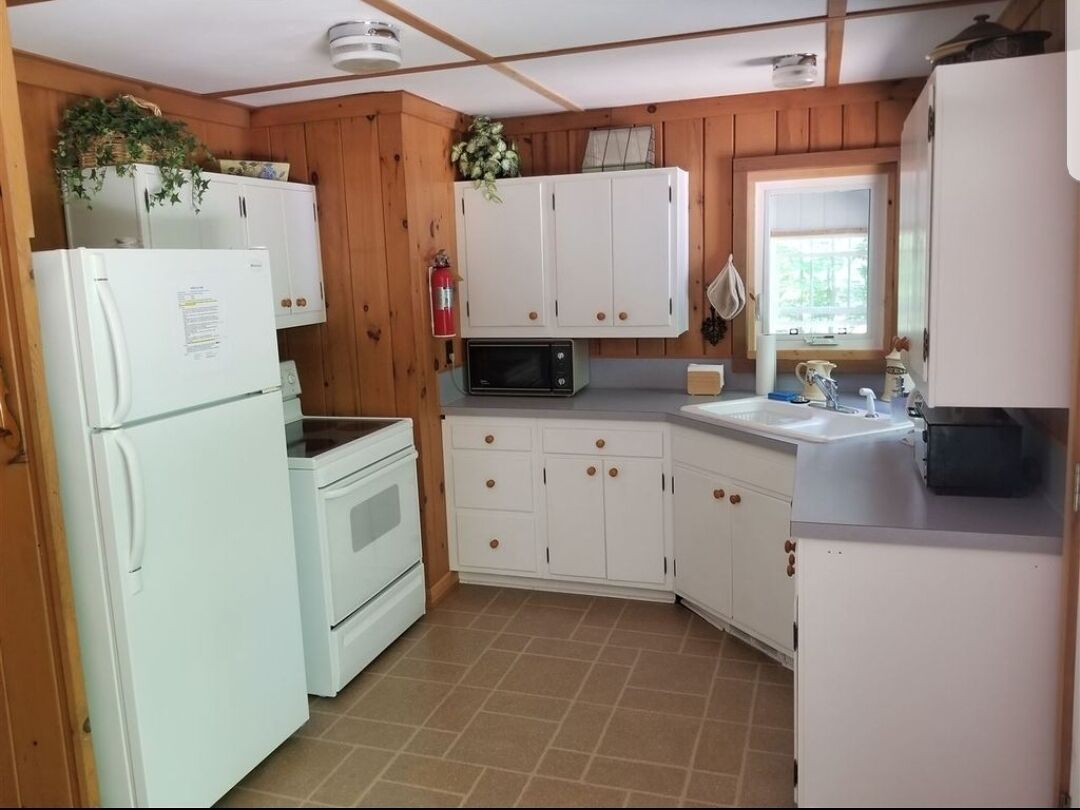 Cozy Cottage on a Private Wooded Lot, Steps  From Lake Charlevoix Waterfront!