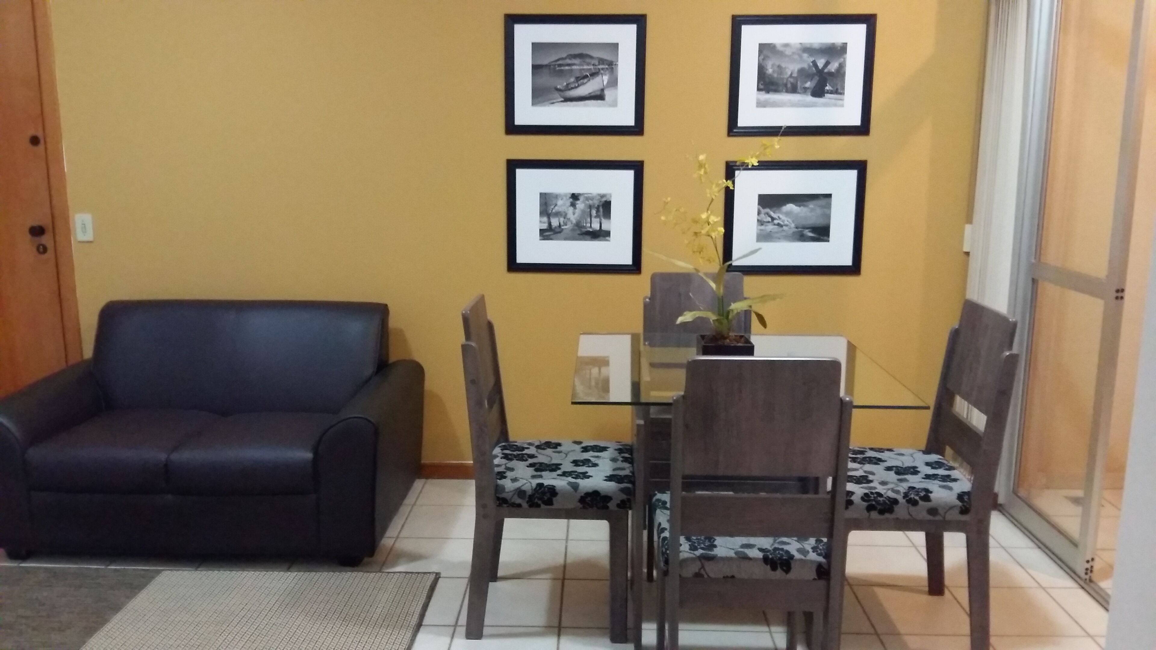 Beautiful 2 bedroom apartment, garage, elevator, facing Águas Claras park