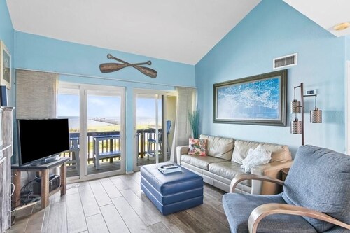 HGTV's Beachfront Bargain Hunt on the water in Rockport
