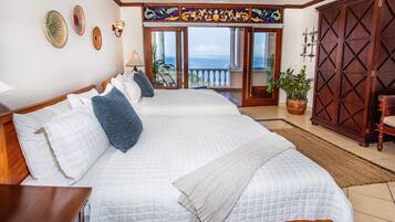 4 chambres, coffres-forts dans les chambres, fer et planche Ă repasser