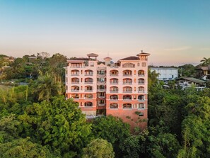 Unclassified image, 5 of 59, button - Pacifico Colonial Luxury Penthouse in Manuel Antonio Panoramic Ocean View  (Manuel Antonio)