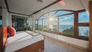 4 bedrooms, in-room safe, iron/ironing board, free WiFi