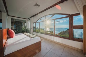 4 bedrooms, in-room safe, iron/ironing board, free WiFi