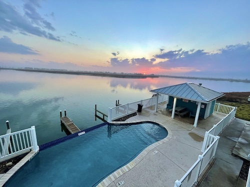 Waterfront Harbor View Hideaway