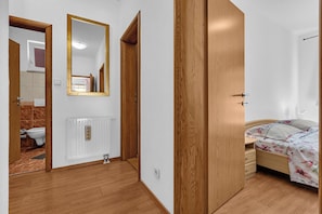 4 habitaciones, tabla de planchar con plancha y wifi gratis