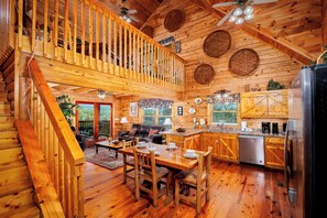 Interior - 🏔️ Heaven's Garden🌲Mt LeConte Views, HotTub, near Dollywood (Sevierville)