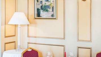 Daily continental breakfast (EUR 12 per person)