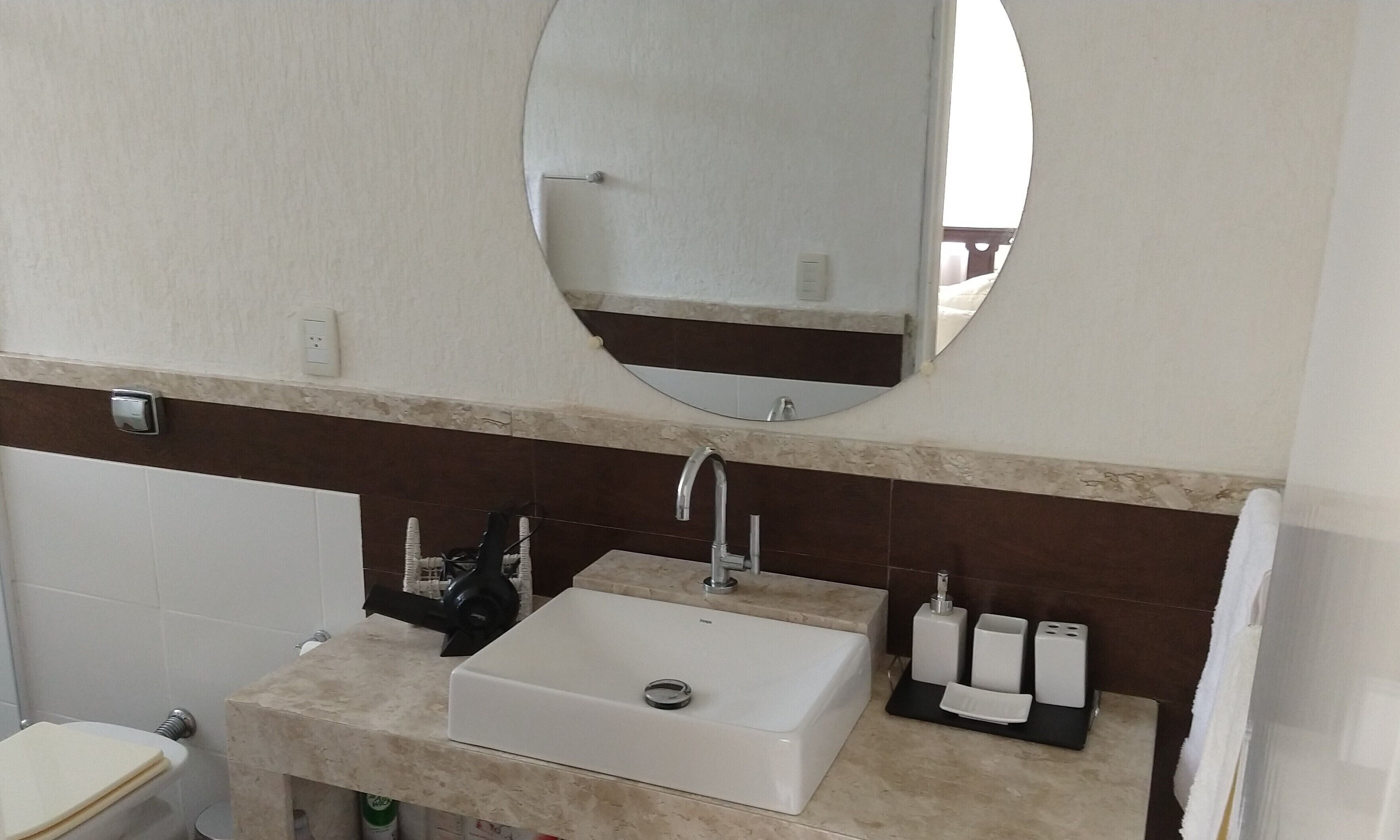 5 Suites in the best of Angra + Speedboat for Tours (Optional)