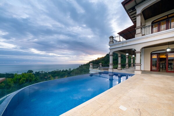 Piscina externa