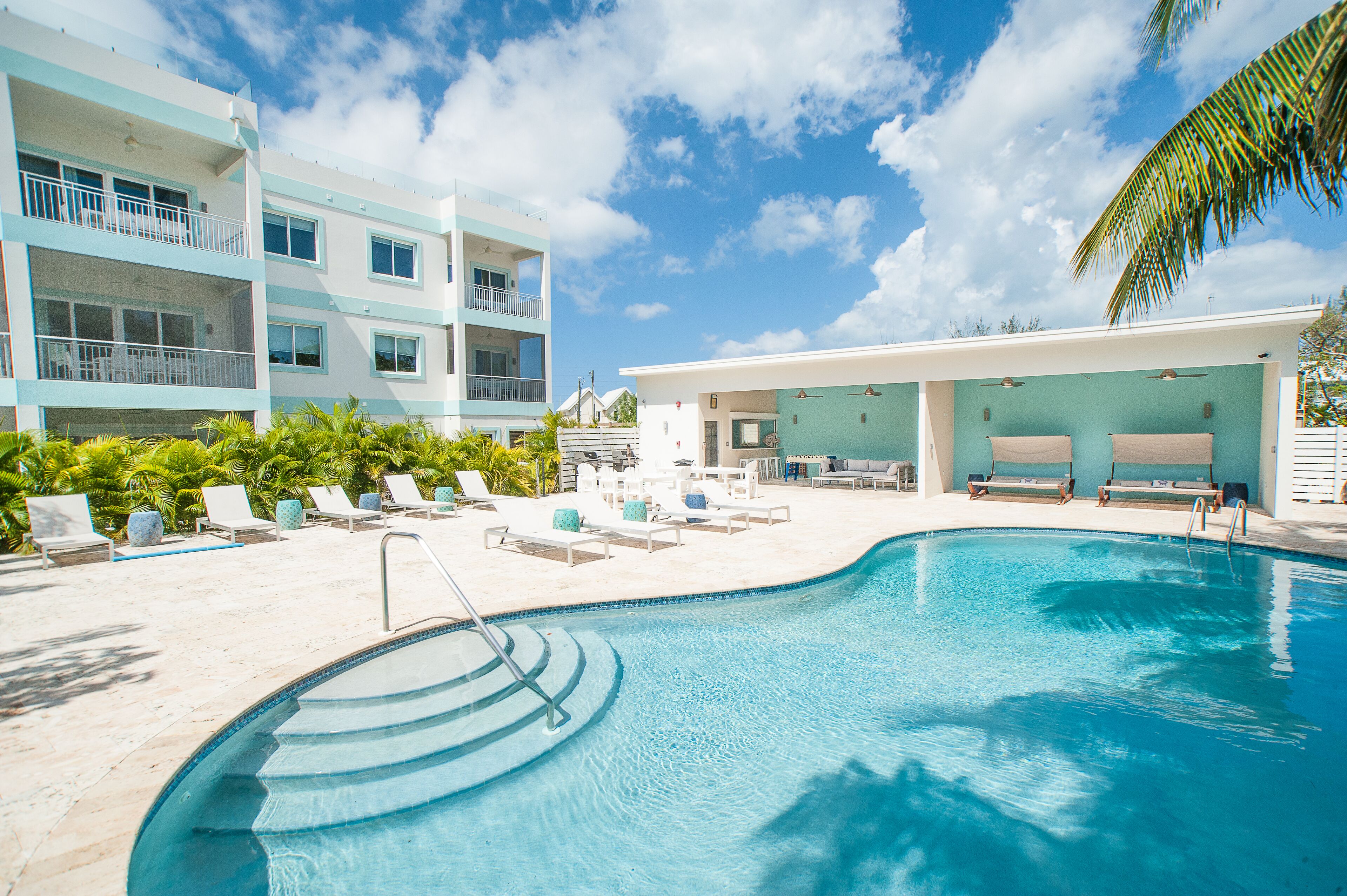 Outdoor pool, pool loungers