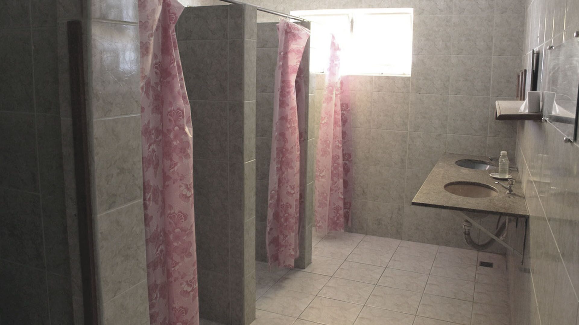 ** CORTESIA: Rent Weekends and between FRIDAY from 18:00