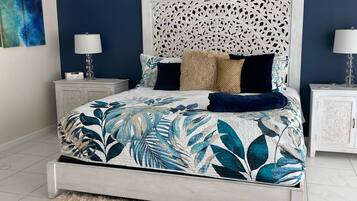 4 bedrooms, desk, iron/ironing board, travel cot