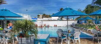 Outstanding pool and outdoor area 5 minute walk to beach!