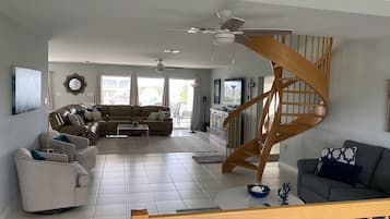 Smart TV, fireplace, table tennis, printers