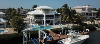 Nytt bad i første etasje / ved bassenget ~ Nå 3 bad ~ Thanksgiving Special ~ Sjekk oss ut!