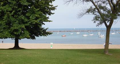 Comfortable 3BR Craftsman Bungalow in Milwaukee Bay View Neighborhood Sm Dog OK