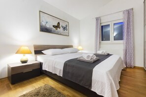 5 chambres, fer et planche à repasser, Wi-Fi gratuit, draps fournis