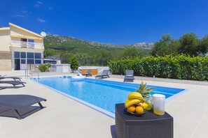 Piscine extérieure