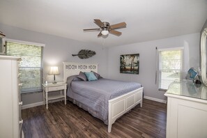 2 bedrooms, desk, iron/ironing board, free WiFi
