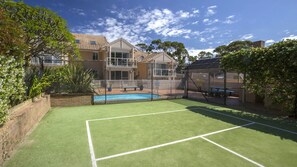 Sports court - McGrath welcomes you to No 1 Mollymook Beach (Mollymook Beach)