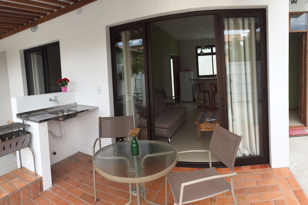 Fit. of good standard, located in a quiet area and close to the sea.