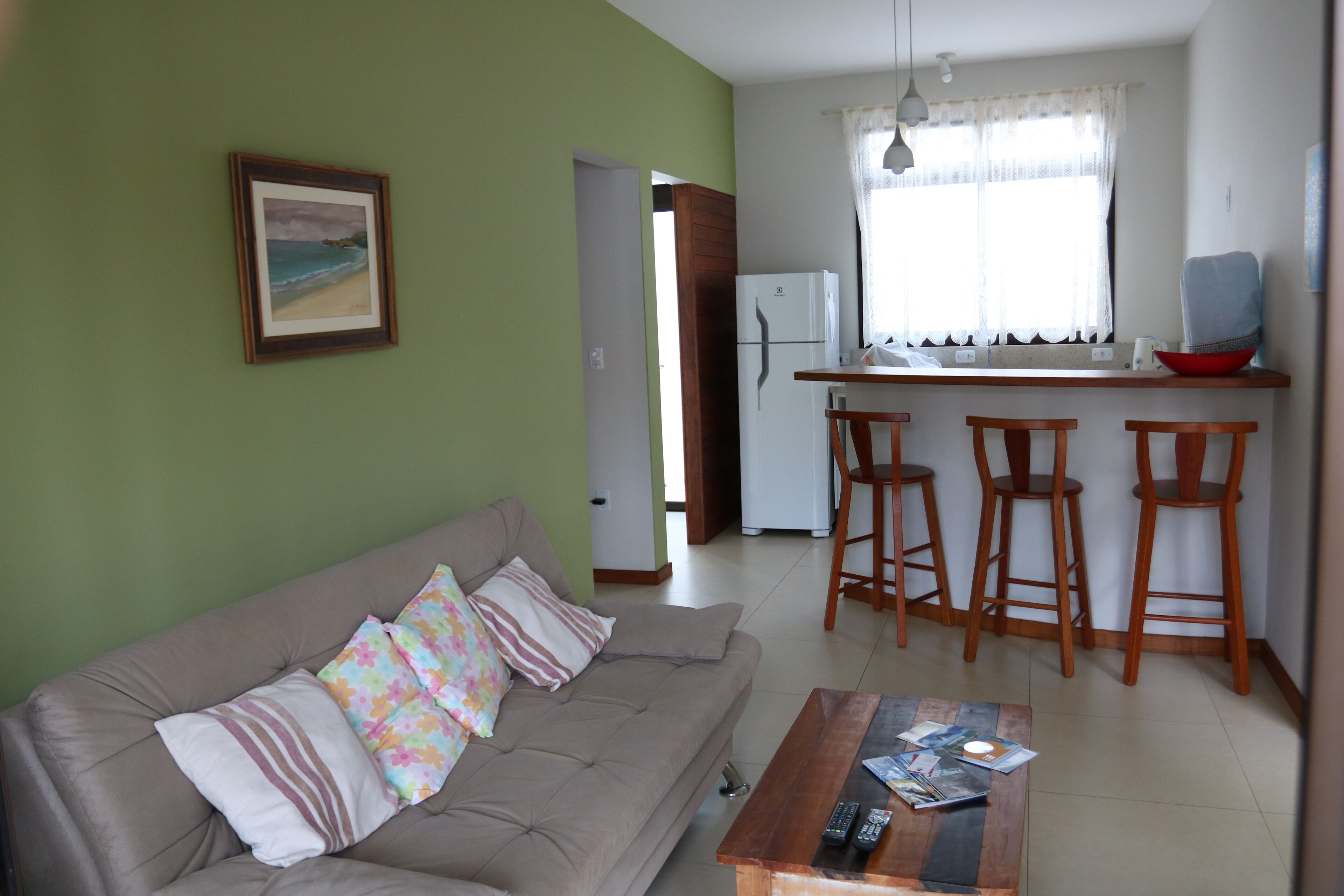 Fit. of good standard, located in a quiet area and close to the sea.