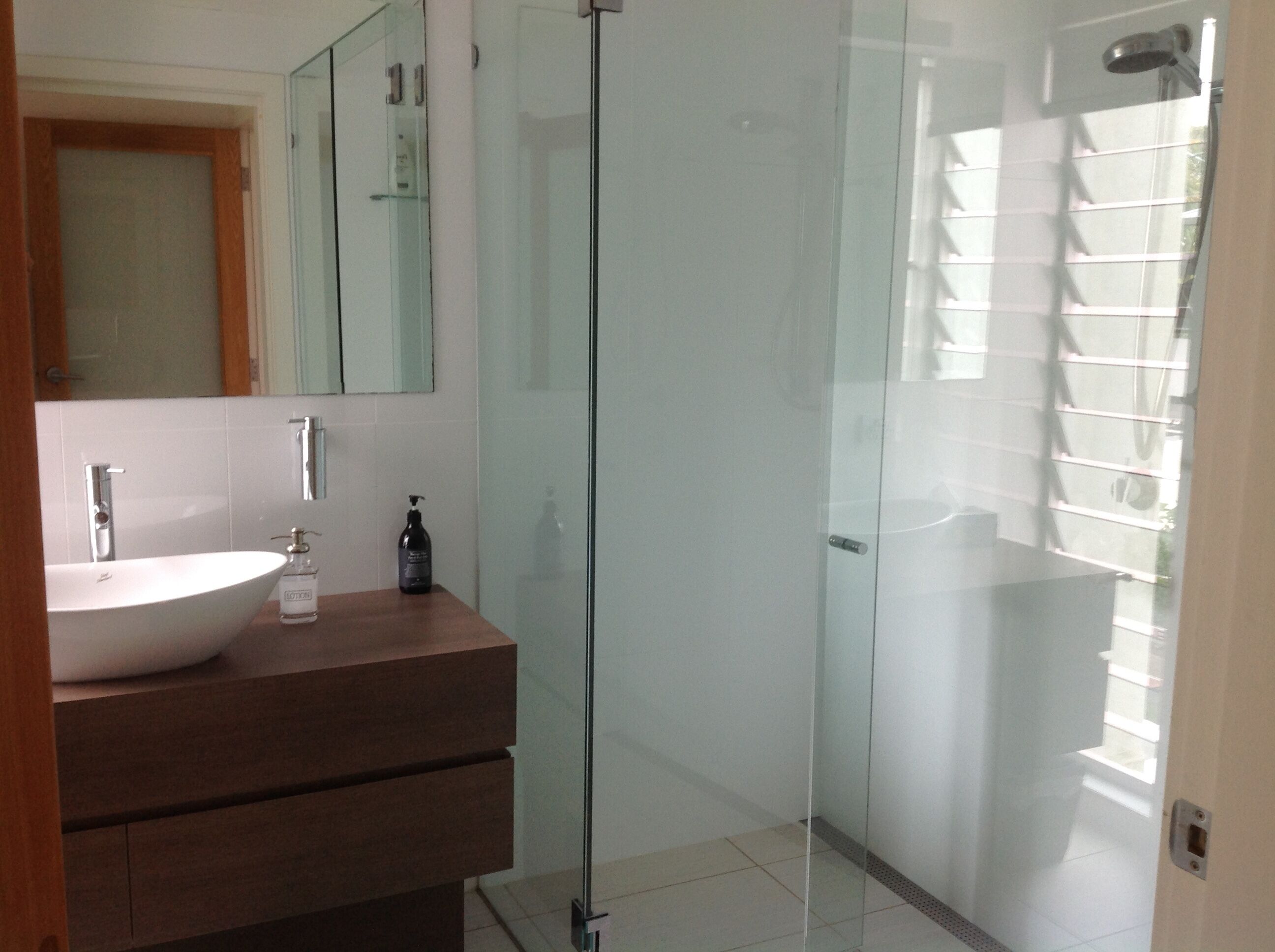 one of the finest private houses on the Esplanade Cairns great location. — image 17