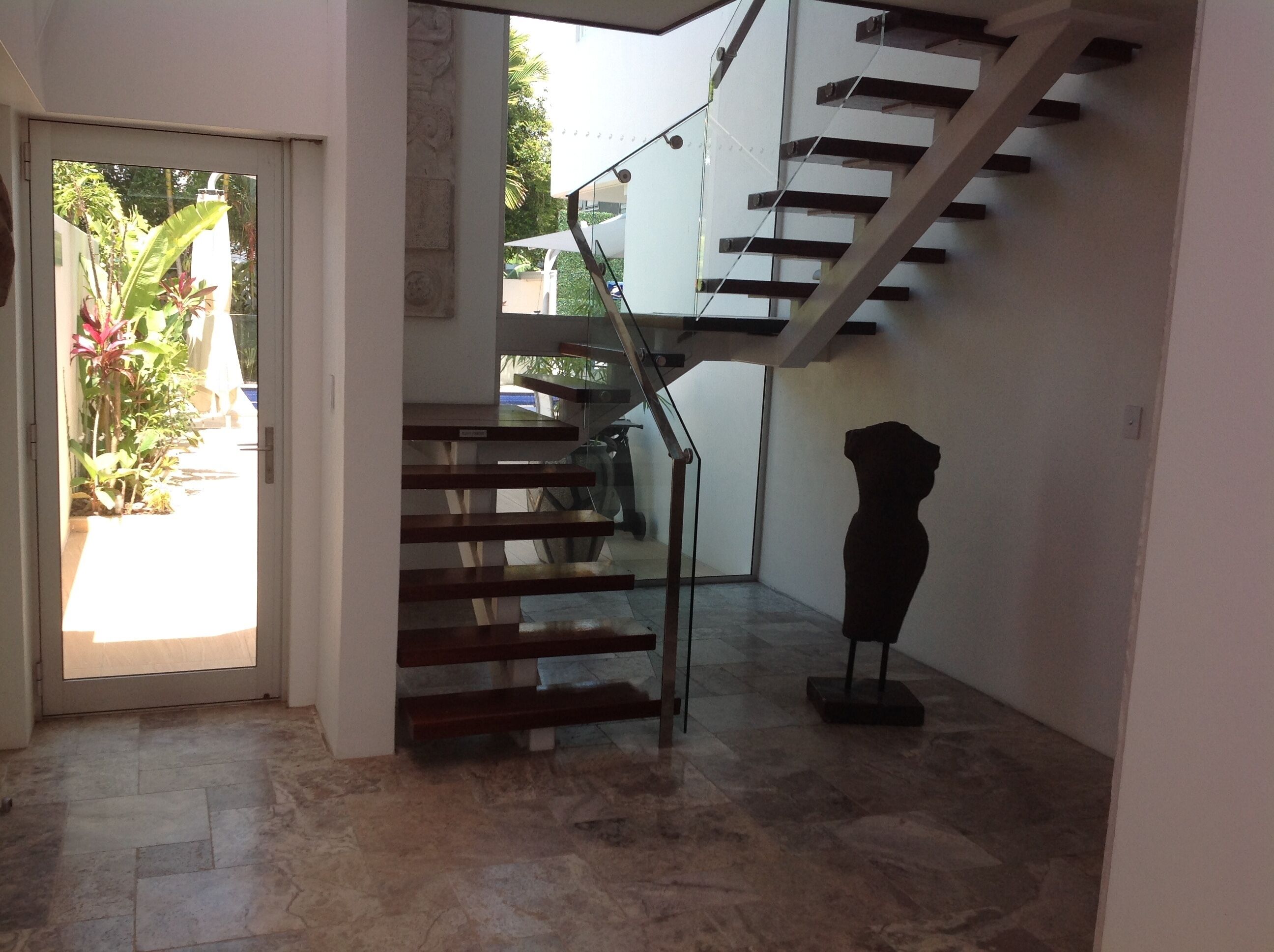 one of the finest private houses on the Esplanade Cairns great location. — image 21