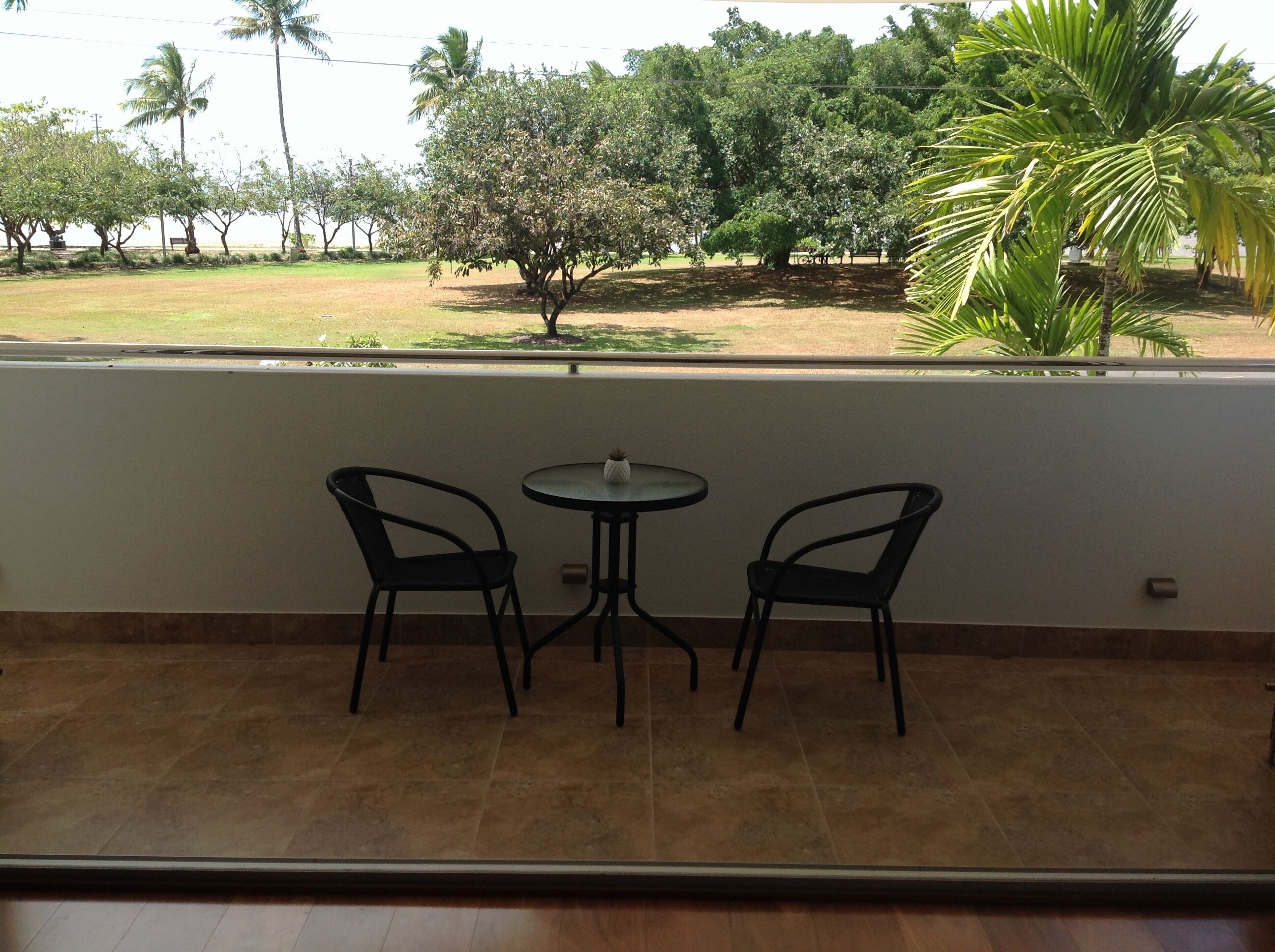 one of the finest private houses on the Esplanade Cairns great location. — image 10