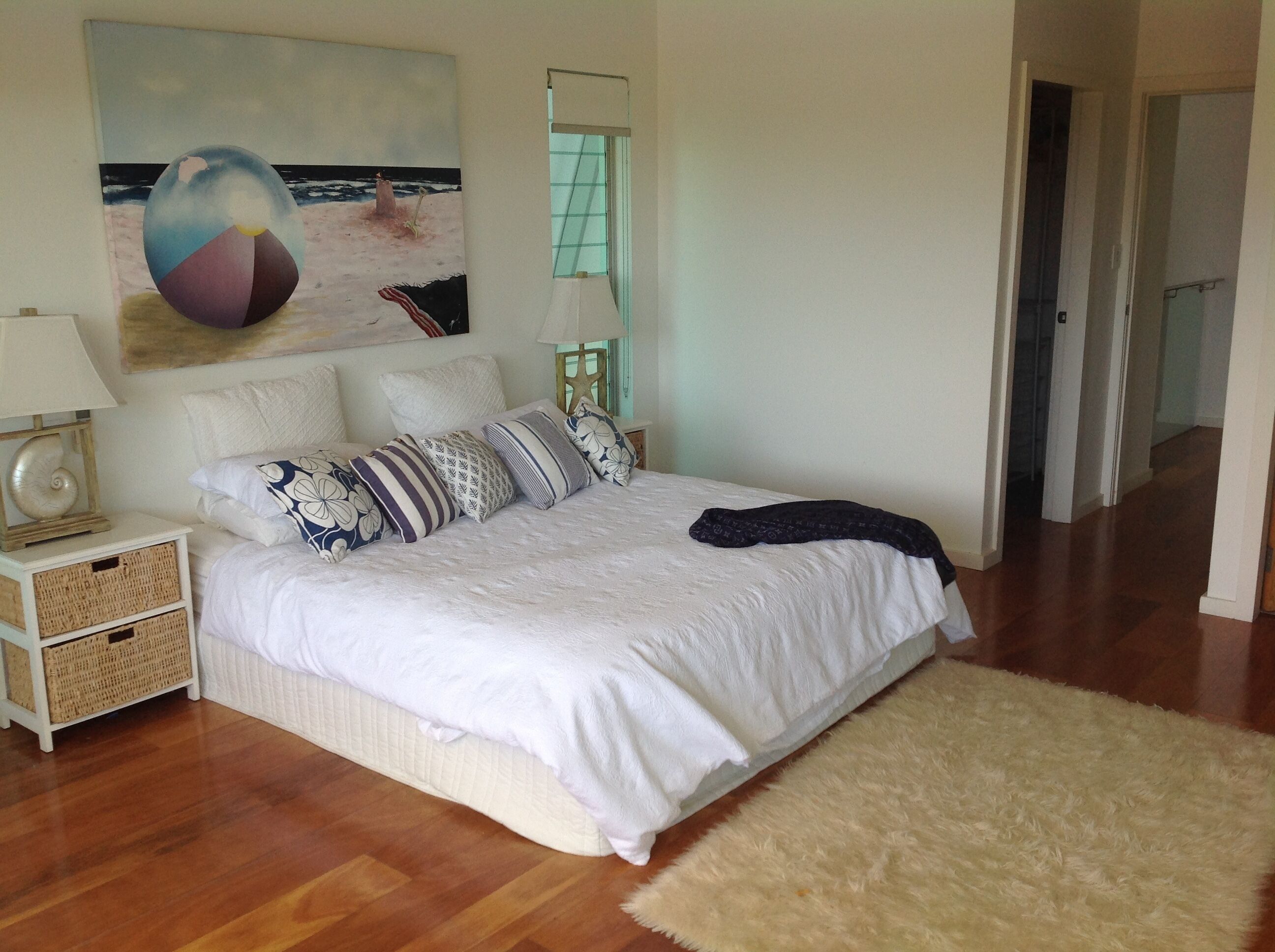 one of the finest private houses on the Esplanade Cairns great location. — image 7