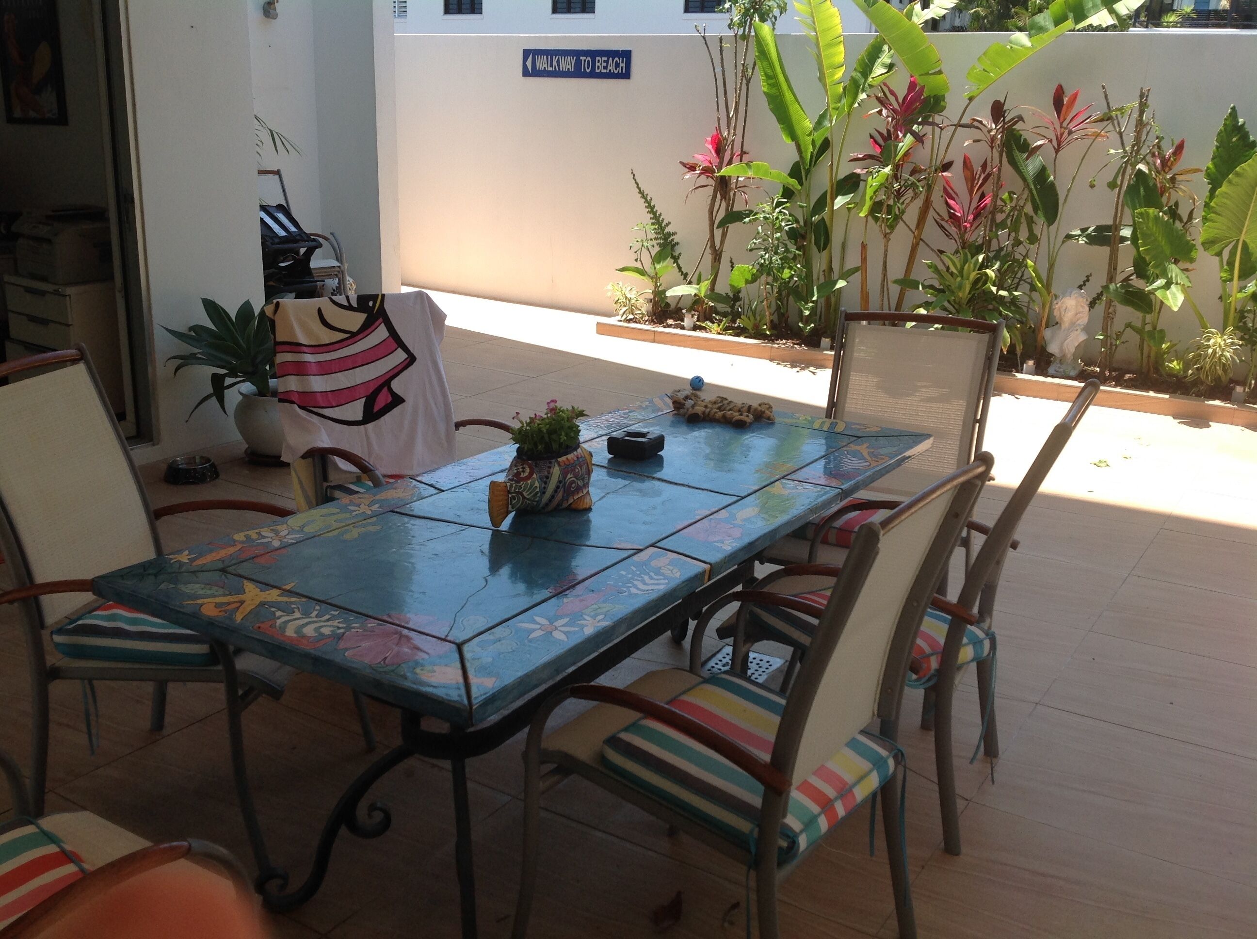 one of the finest private houses on the Esplanade Cairns great location. — image 15