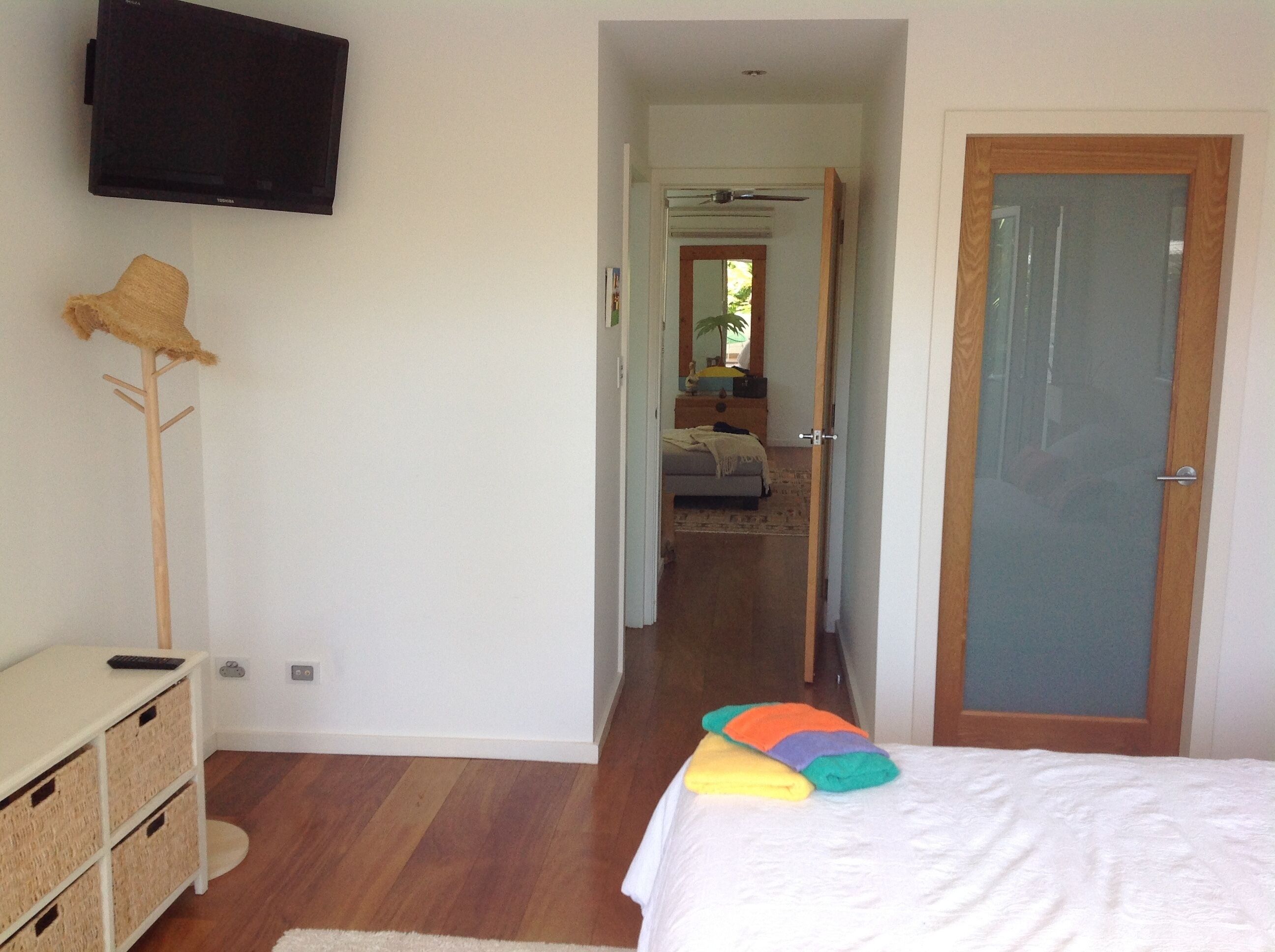 one of the finest private houses on the Esplanade Cairns great location. — image 12