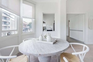 Dining - Boutique Coogee Beach Retreat with Ocean Views (Coogee)
