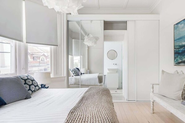 3 chambres, fer et planche à repasser, lit parapluie, Wi-Fi gratuit