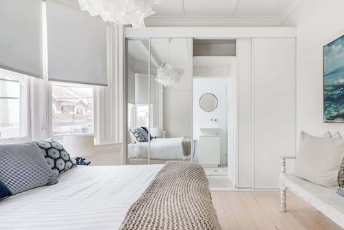 Boutique Coogee Beach Retreat with Ocean Views
