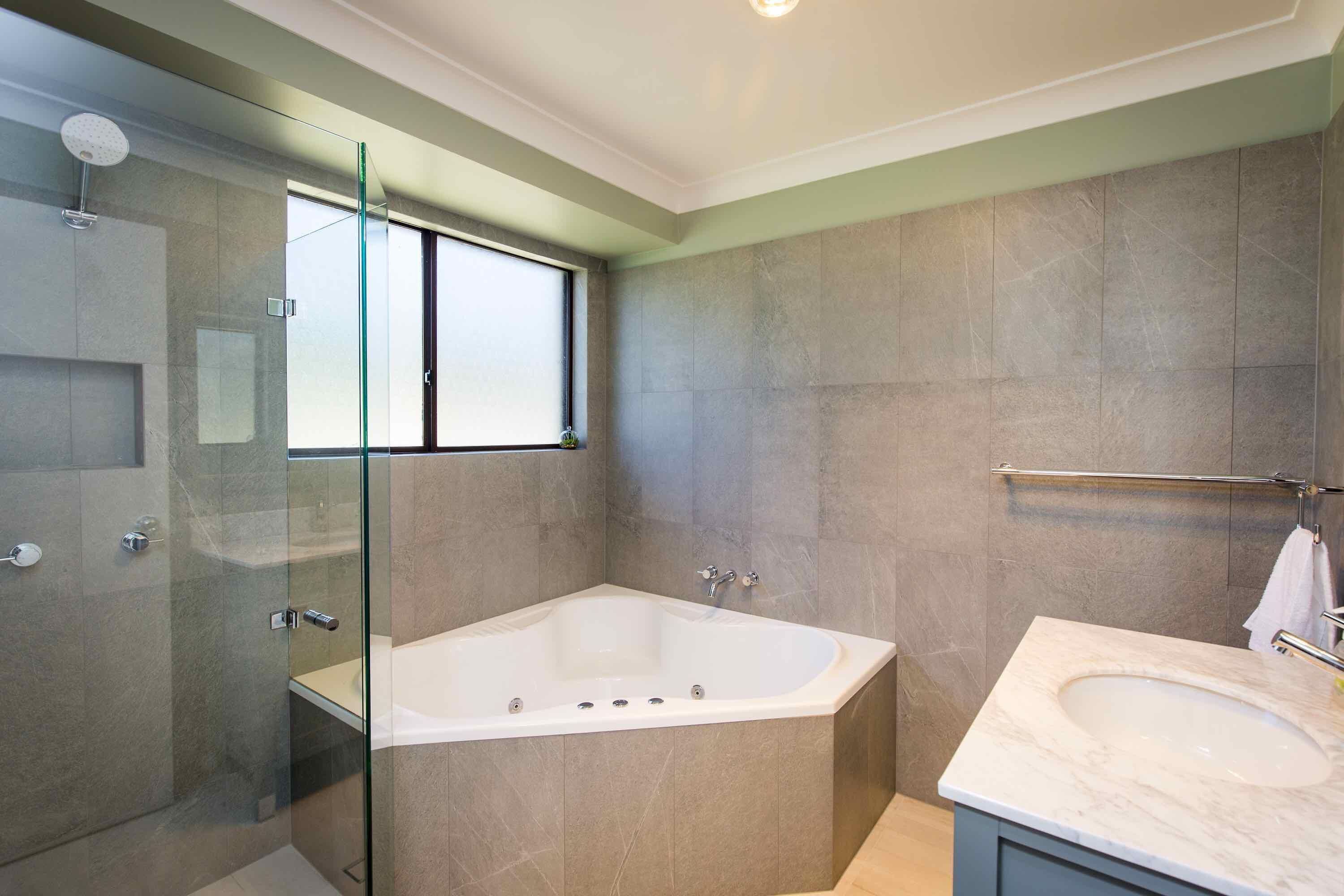 Amani - Great 6 bedroom home with pool and awesome entertainment deck — image 22